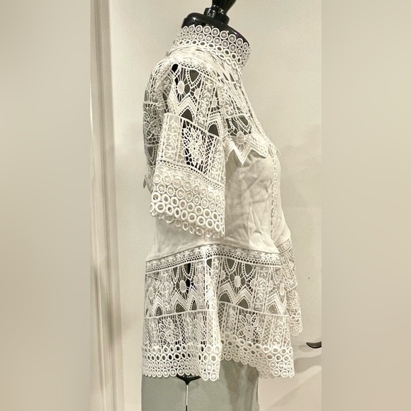 Alexis lace short sleeve, high neck blouse, handkerchief hem, white, szXS, GUC - Picture 3 of 13